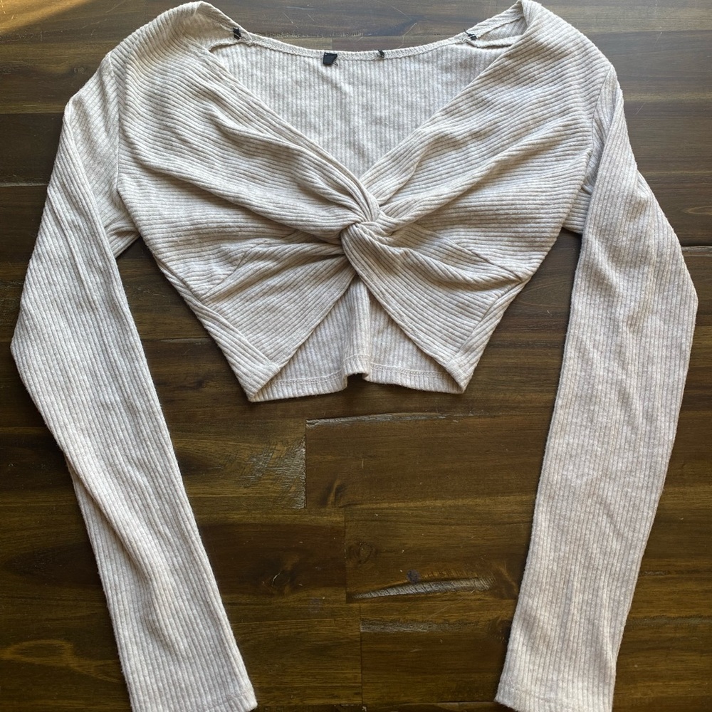 Forever 21 Women’s Long Sleeve Crop Top